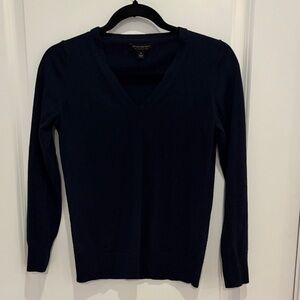 Banana Republic Deep Blue V-Neck 100% Marino Will